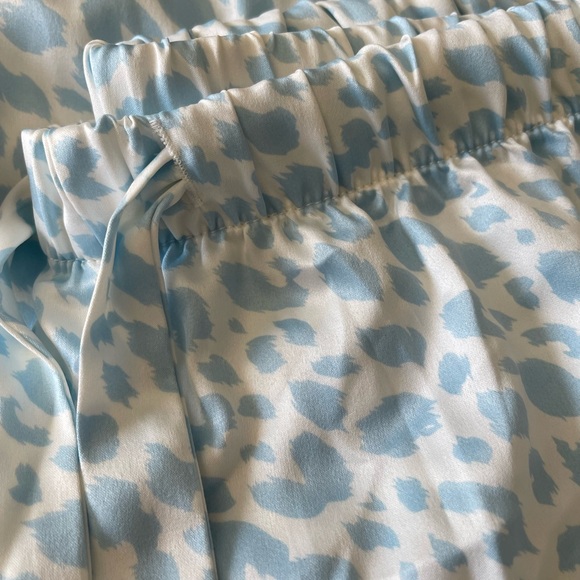 Serendelicacy light blue patterned silk-like pajama set — size medium - Picture 4 of 8